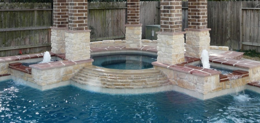 Innovative Custom Swimming Pool Designs